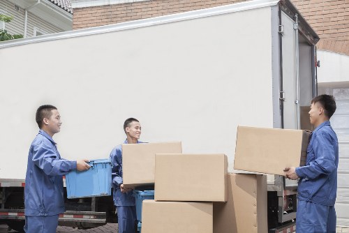 Local moving help for flats and homes in Ealing